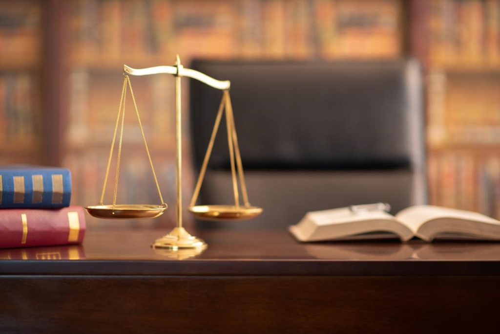 lawyer-office-table